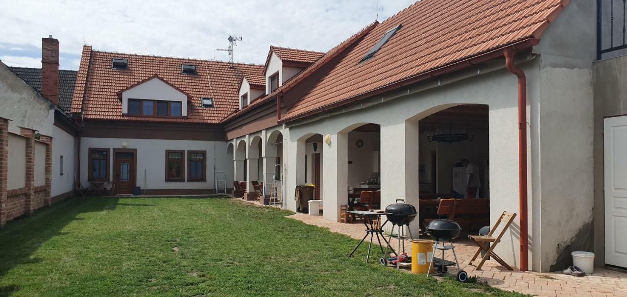 Penzion Dolní Dunajovice Exterior photo